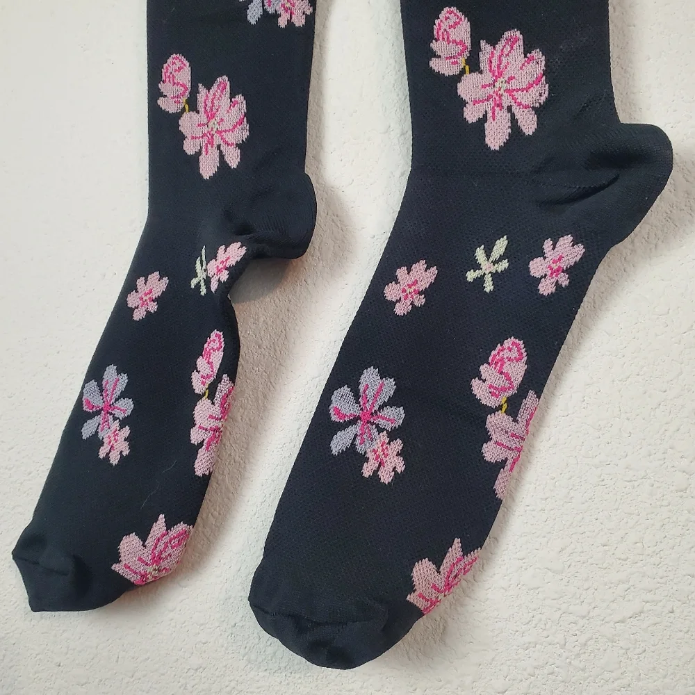 Floral Patterned Black Long Socks - Picture 2 of 3